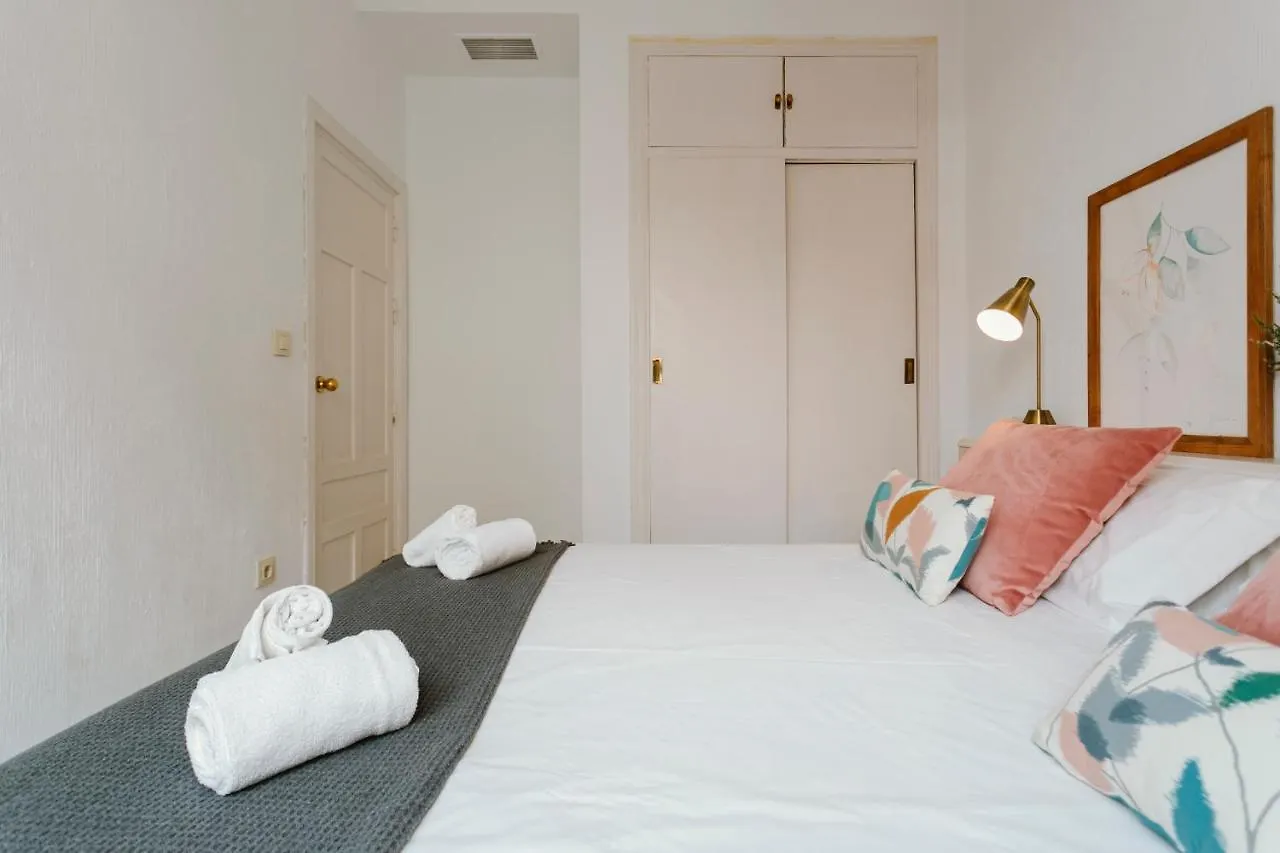 דירות סביליה Bright And Cozy-1Bd 1Bth & 2Bd 1Bth- La Giralda